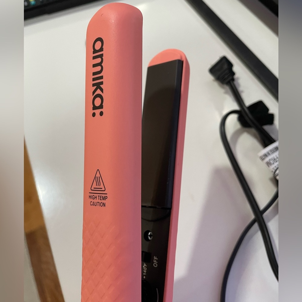Amika Strand Perfect Ceramic Styler Hair Straightener. Coral Pink - 1.25"